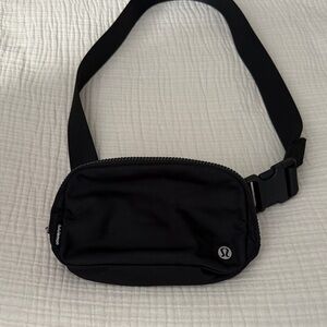 lululemon athletica Men's Black Belt Bag